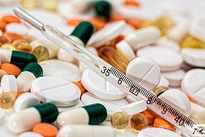 Remédio da Pfizer contra a Covid-19 reduz em até 89% risco de hospitalizações e mortes