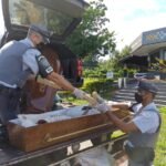Polícia apreende drogas em caixão