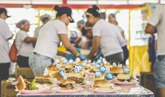 São Vicente promove a Hamburgada do Bem