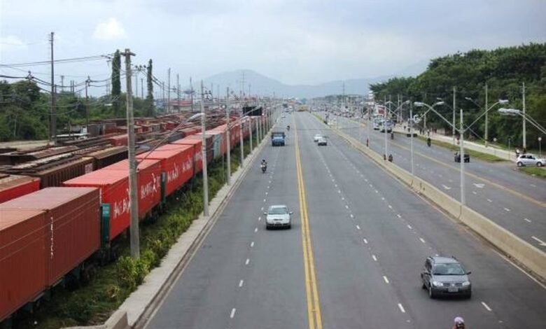 Homem é atropelado por trem e morre no Guarujá