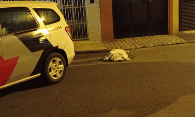 Corpo é largado no meio da rua de Santos