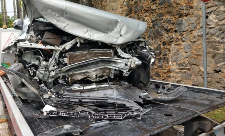 Motorista causa acidente na Rio-Santos