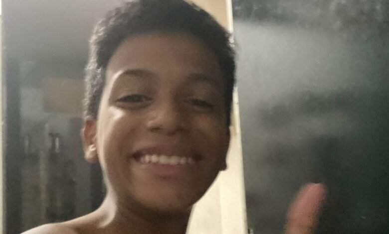 Menino atingido por tiro recebe alta após cirurgias