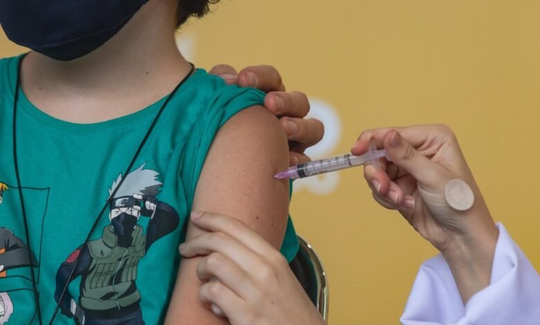 Governo de São Paulo quer vacinar crianças e adolescentes nas escolas