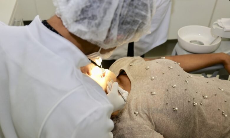 Campanha de prevenção contra o câncer labial é realizada no Guarujá