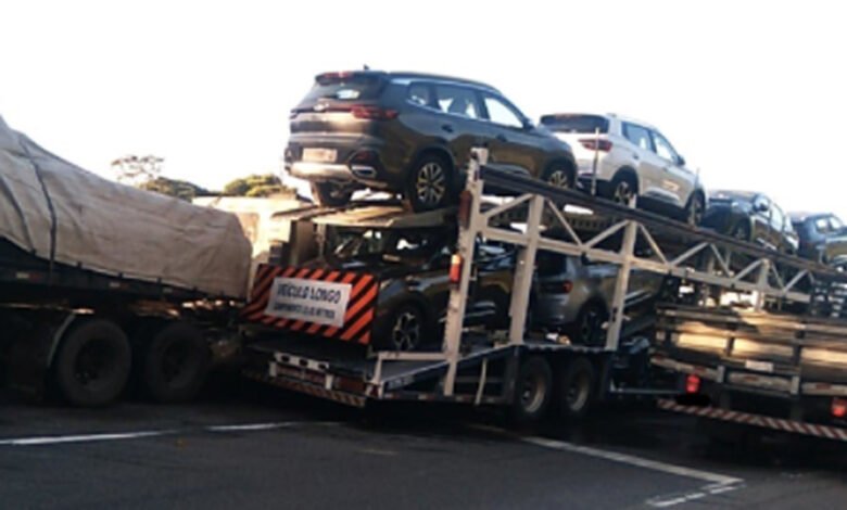 Carretas se envolvem em acidente na Anchieta