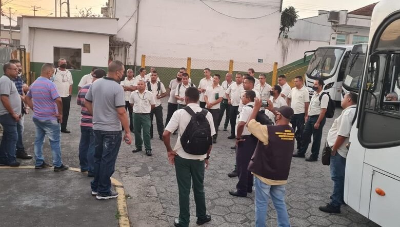 Greve dos funcionários do transporte de São Vicente chega ao terceiro dia