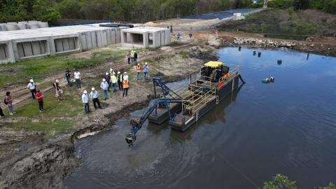 Prosseguem as obras de drenagem na Entrada de Santos