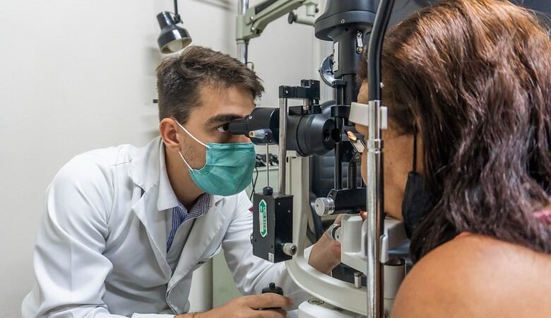 Consultas oftalmológicas são realizadas gratuitamente em Bertioga