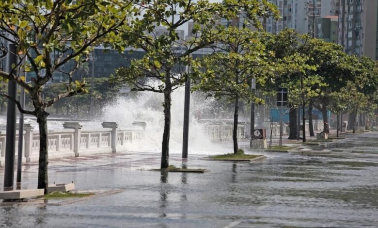 Frente fria deve trazer chuva e ressaca em Santos para o fim de semana