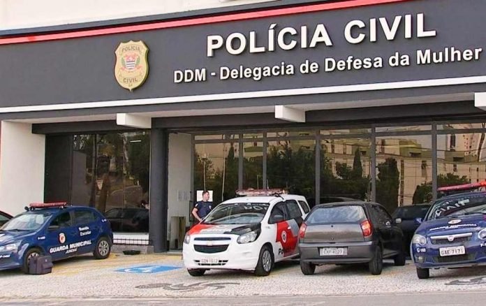 Menina com autismo sofre estupro por quatro alunos dentro de escola