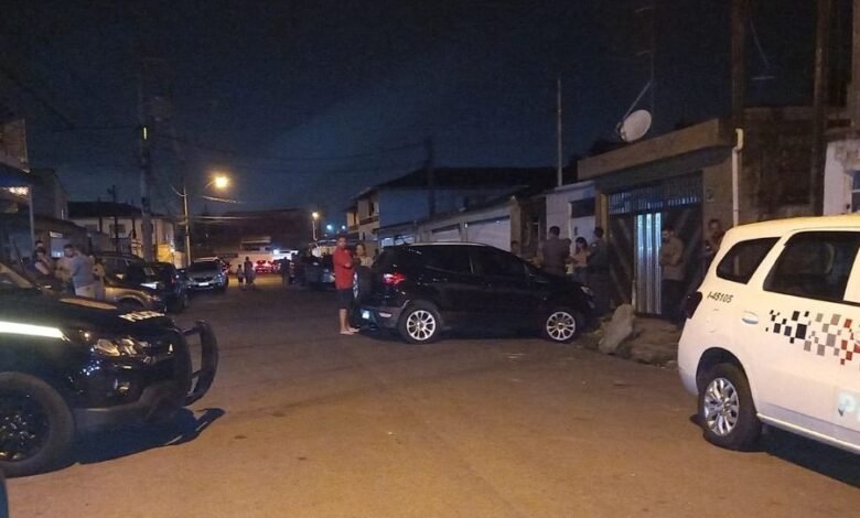 Corpo de homem é encontrado esfaqueado dentro de casa