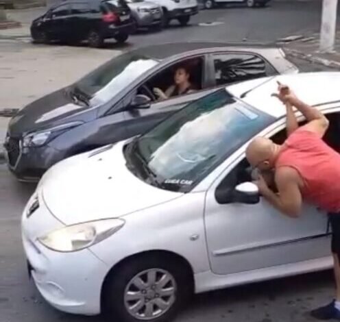 Polícia identifica suspeito de quebrar o braço do idoso no trânsito em São Vicente