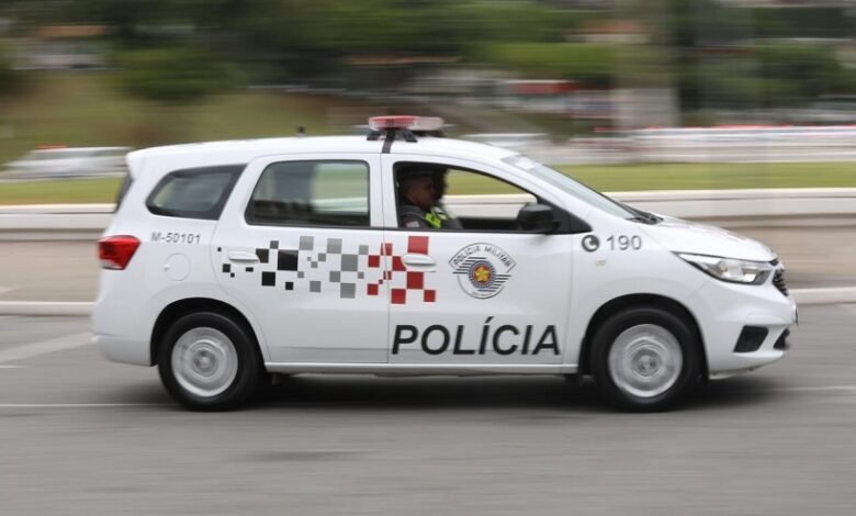 Homem com arma e drogas é preso em Ubatuba