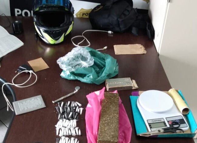 Mulher é presa em flagrante por tráfico de drogas em Itanhaém