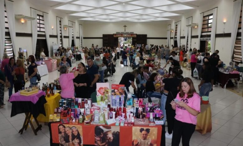 Pacientes em reabilitação social tem artesanatos feitos exibidos em Santos