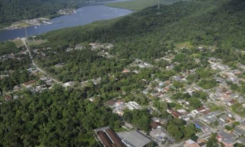 Homem é encontrado morto com martelo na cabeça em Santos