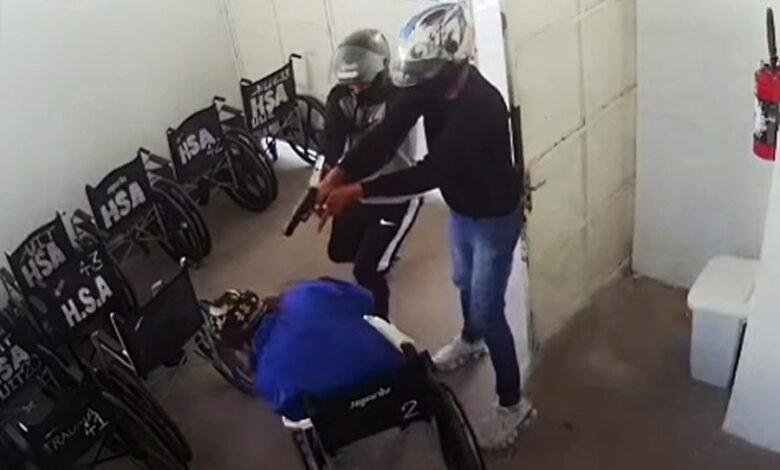 VÍDEO - Médico suspeito de envolvimento na execução de paciente em hospital é preso