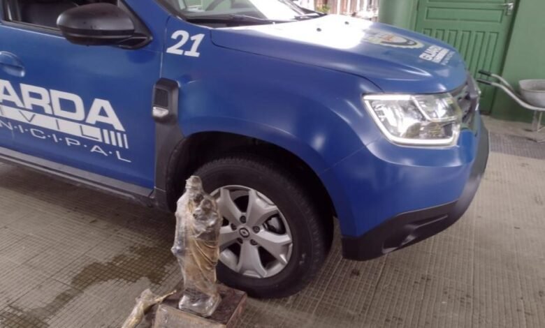 Homem é preso após furtar cemitério em Santos