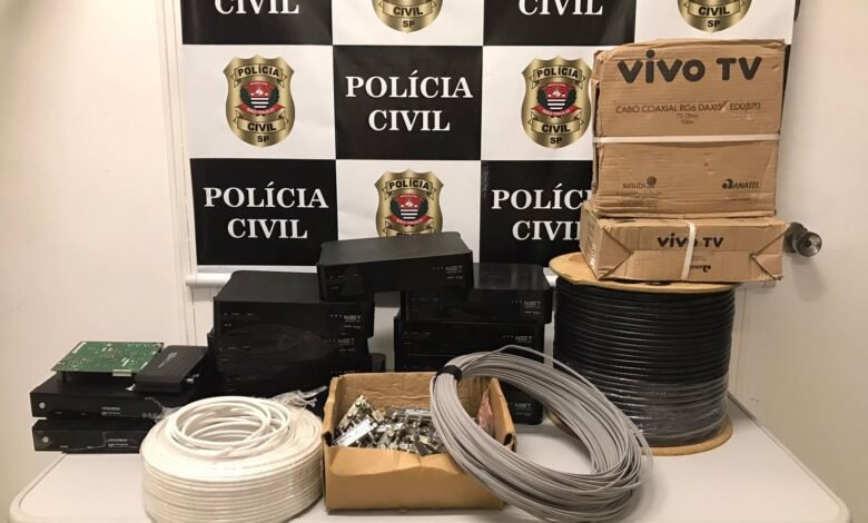 Mulher é presa por vender ilegalmente 680 metros de cabos de telefonia