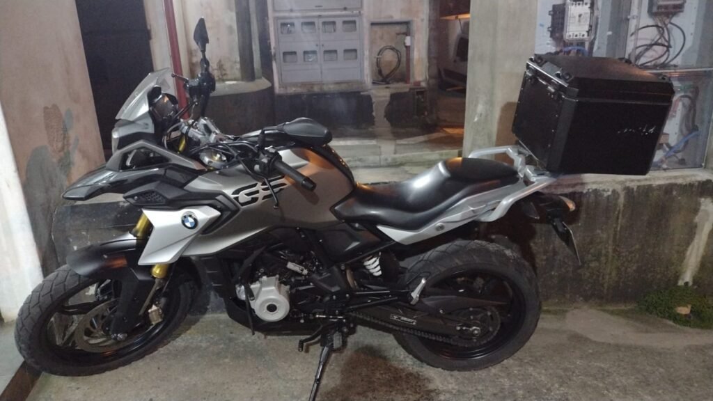 Dupla é presa furtando moto importada em Itanhaém