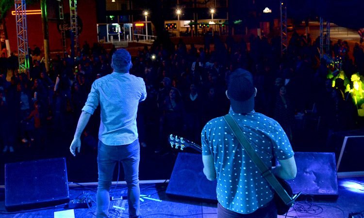 Festival de Inverno de Itanhaém leva shows e teatro ao público