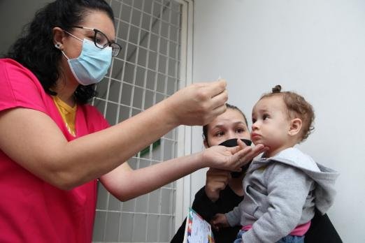 Baixada Santista inicia as campanhas de vacinação contra a poliomielite e a multivacinação