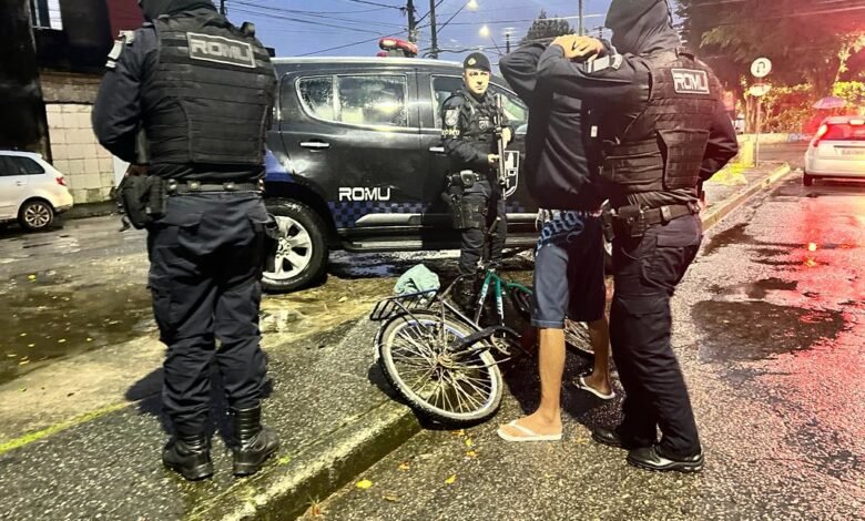 Forças de segurança reforçam policiamento na Avenida Thiago Ferreira em Guarujá