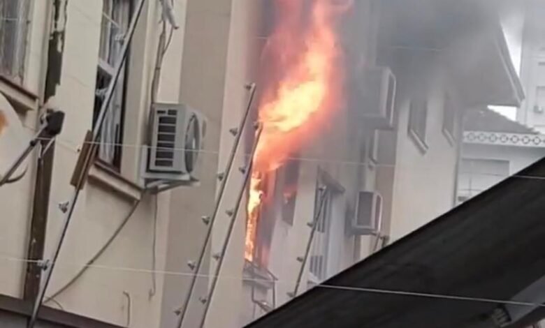 VÍDEO - Incêndio atinge apartamento no bairro Boqueirão em Santos