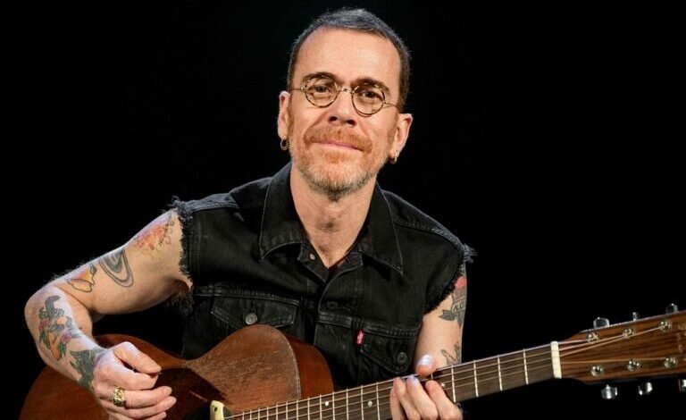 Nando Reis agita a Festa da Primavera de Bertioga