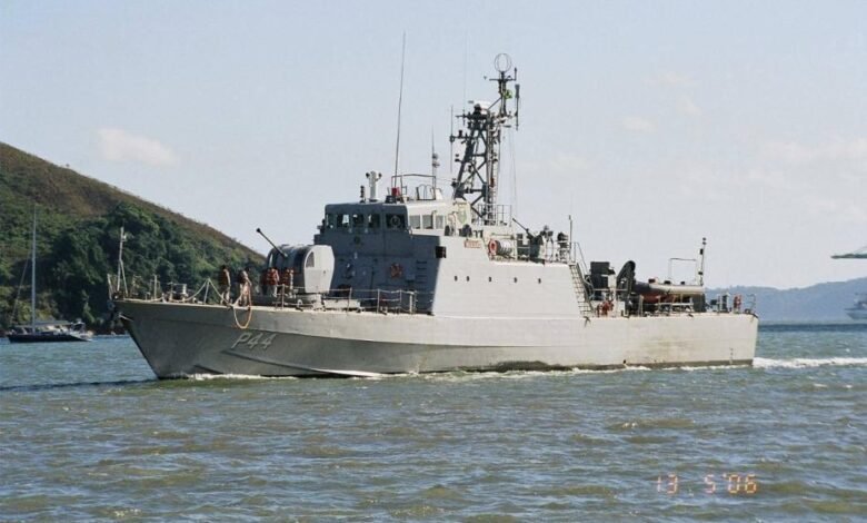 DESFILE NAVAL