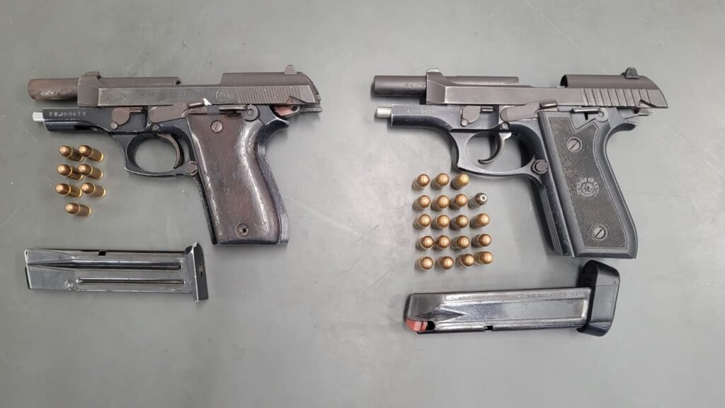 Homem é preso com diversas armas no Morro do São Bento em Santos