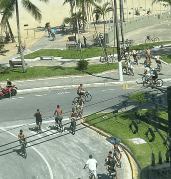 Bandidos fazem arrastão em praia de São Vicente e assustam banhistas