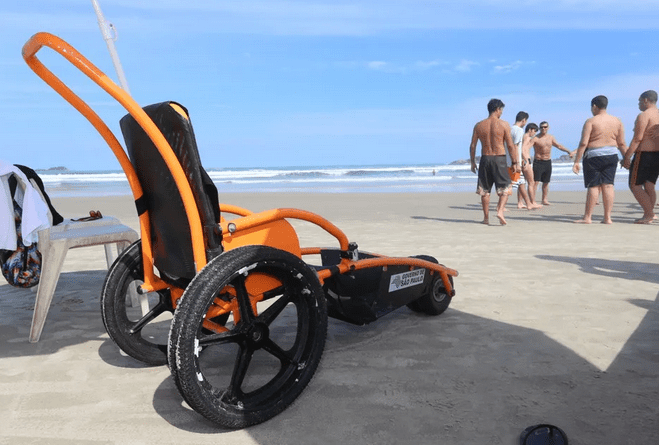 Programa Praia Acessível de Guarujá é sancionado