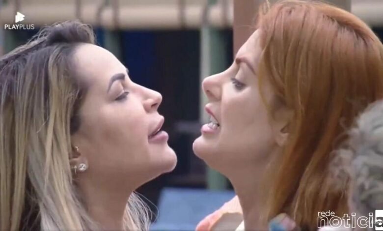 A Fazenda 14 - Deborah e Deolane batem boca e quase partem para agressão