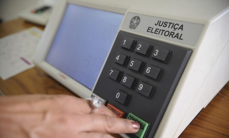 Cinco deputados estaduais e quatro federais da Baixada Santista são eleitos