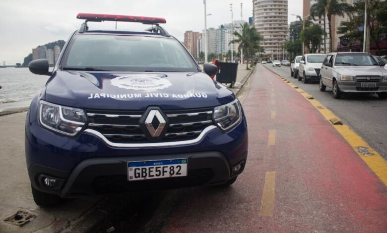 GCM de São Vicente é acionada e recupera pertences de loja furtada