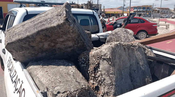 Caixas misteriosas são achadas no Litoral de SP e podem ser de navio nazista