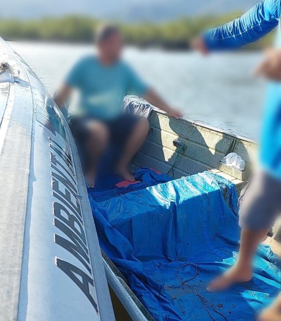 VÍDEO - Polícia Ambiental flagra pesca irregular em Guarujá e Iguape