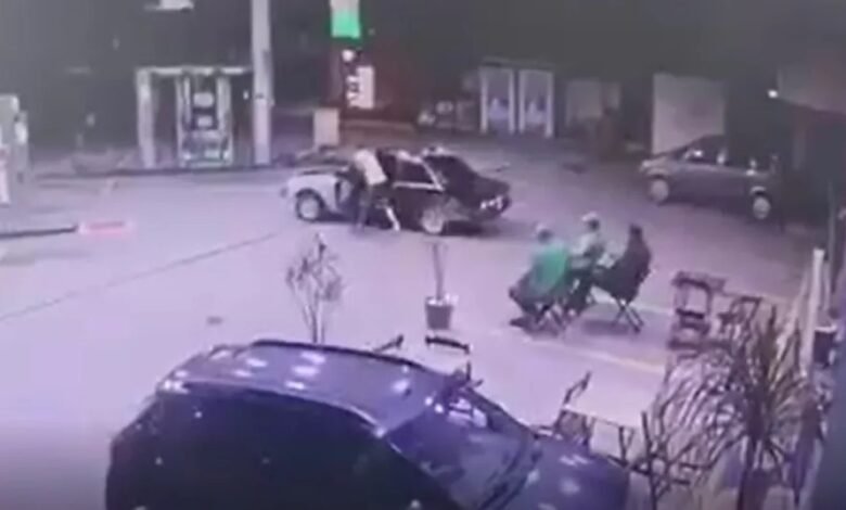 Motorista tenta atropelar frentistas em Posto de Combustível de Guarujá
