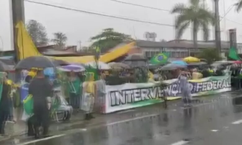 VÍDEO - Rodovia Régis Bittencourt registra ponto de manifestação