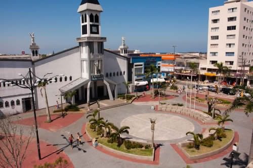 Flanelinhas se envolvem em briga numa praça de Peruíbe e um fica esfaqueado