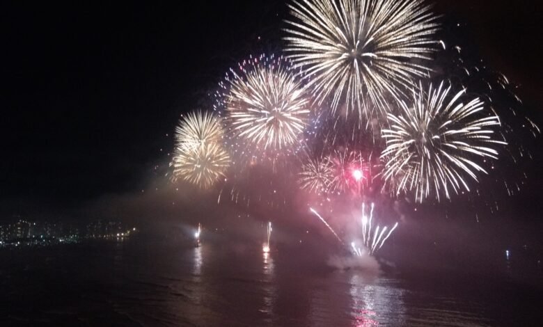 Guarujá terá 15 minutos de fogos no réveillon e muitas outras atrações na temporada de verão