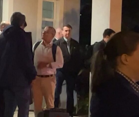 Bolsonaro vai embora para casa de ex-lutador de MMA nos EUA e não vai participar da festa de posse de Lula