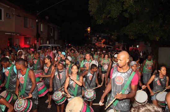 Bandas de Carnaval de Santos se recusam a se apresentarem caso sejam separadas por grades