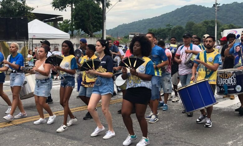 Passarela Dráuzio da Cruz abre a avenida para o Carnaval Solidário de Santos