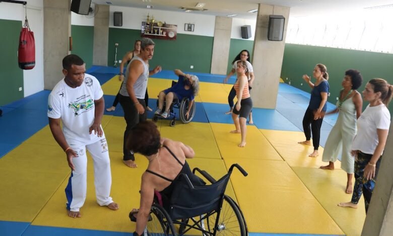 Curso de defesa pessoal em Santos beneficia mulheres com deficiência
