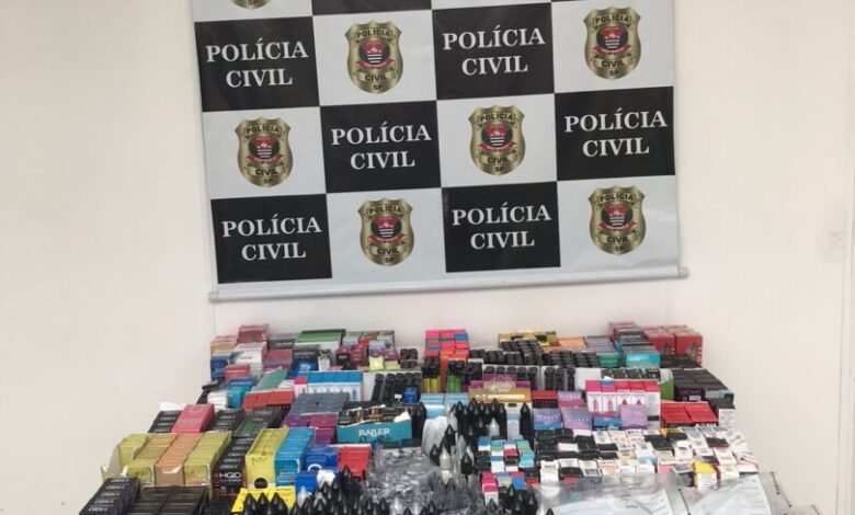 Polícia encerra "comércio" de cigarros eletrônicos em Santos