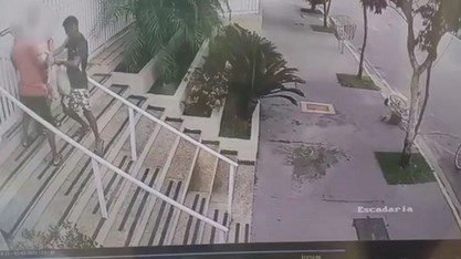 Idoso é assaltado na porta da residência em Guarujá