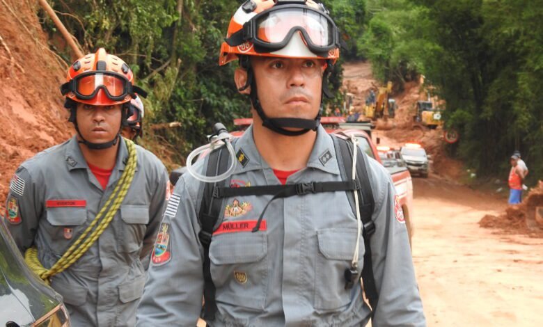 Último ponto da Rodovia Rio-Santos é desobstruído em São Sebastião